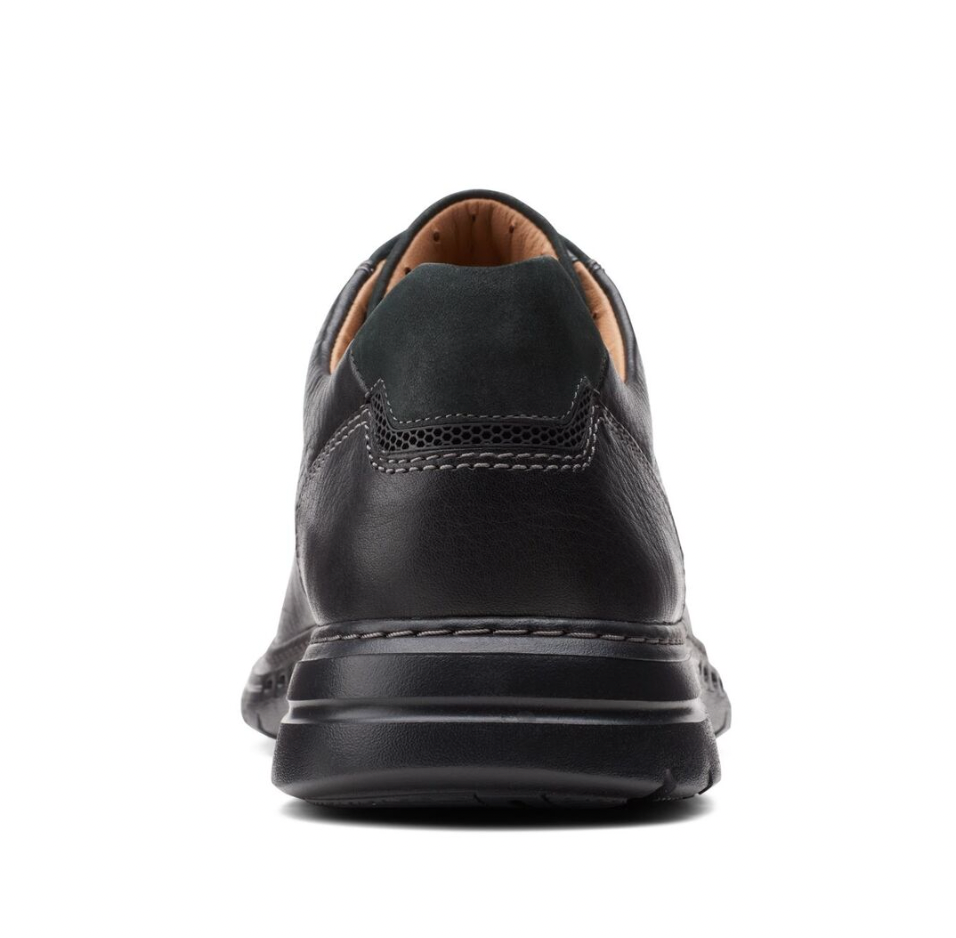 CLARKS Men's UN Brawley Pace Black Leather M